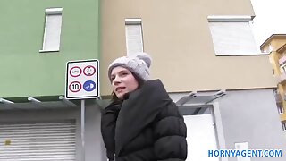 Zazavavy mainty volo sexy miresaka amin'ny webcam