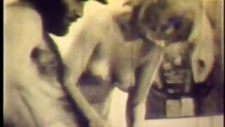 Pleasant blowjob ao amin'ny efitra fandroana