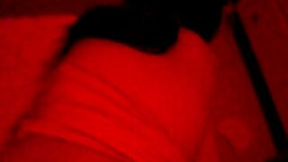 Mitaingina dildo ambony sy ambany